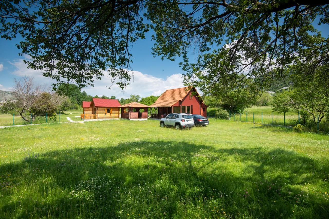 Lovcen Mountain Cottages Njegusi Luaran gambar