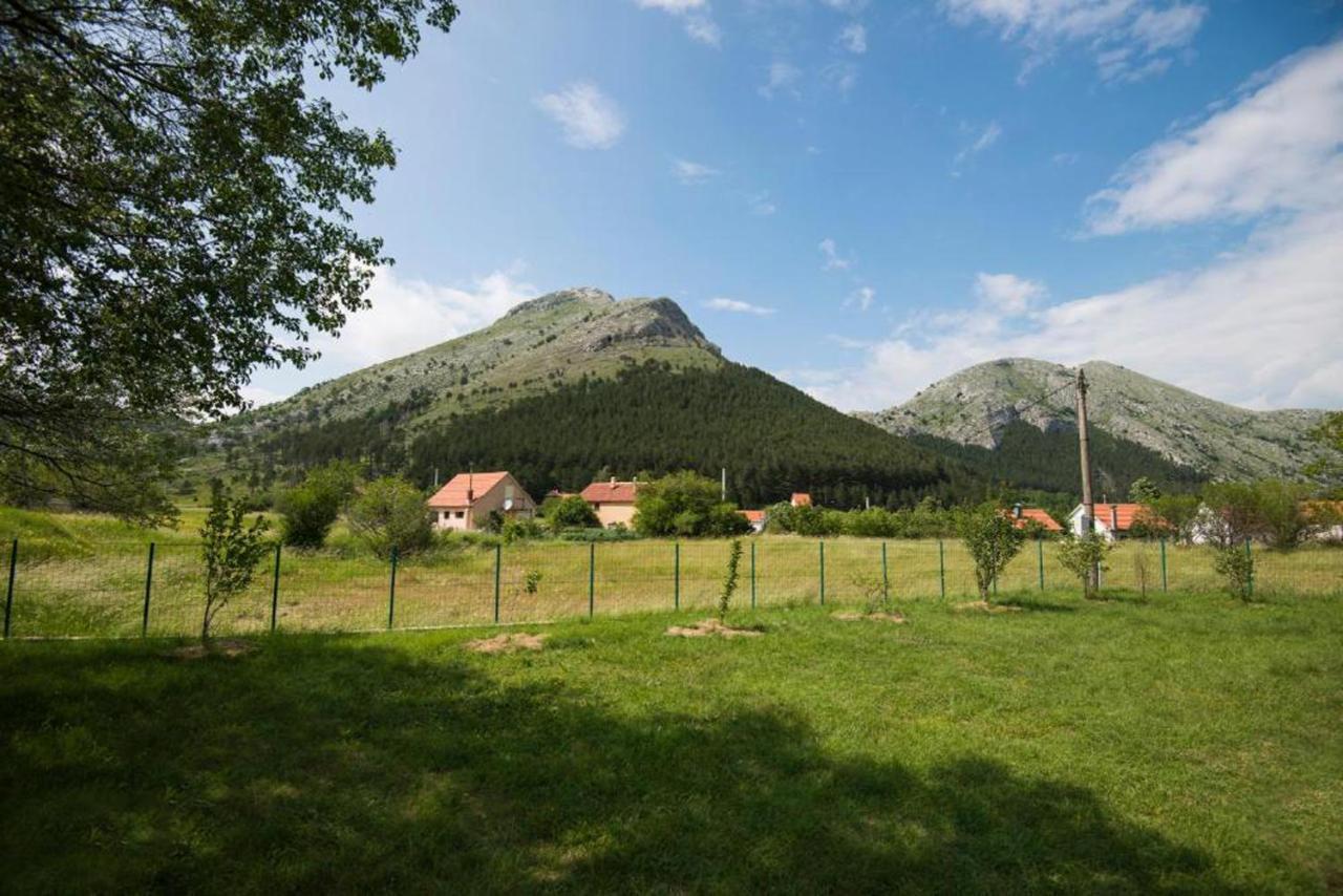 Lovcen Mountain Cottages Njegusi Luaran gambar